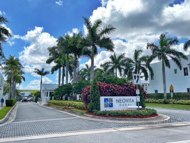 7243 NW 103rd Path, Doral, FL 33178