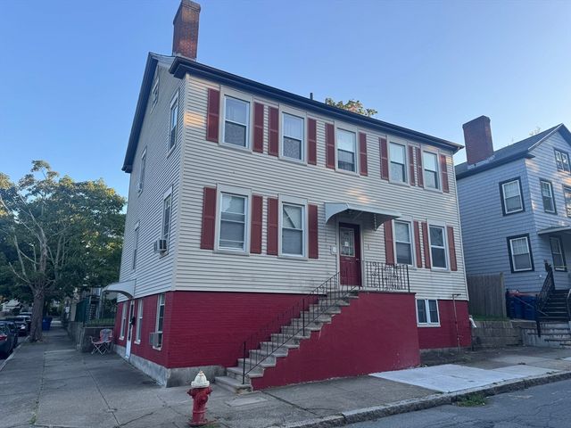 148 Maxfield St 1W, New Bedford, MA 02740