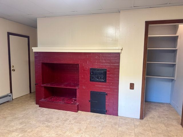 148 Maxfield St 1W, New Bedford, MA 02740