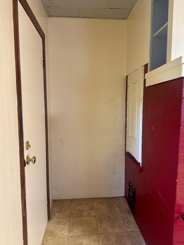 148 Maxfield St 1W, New Bedford, MA 02740