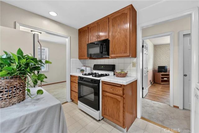 1700 W Ash, Fullerton, CA 92833