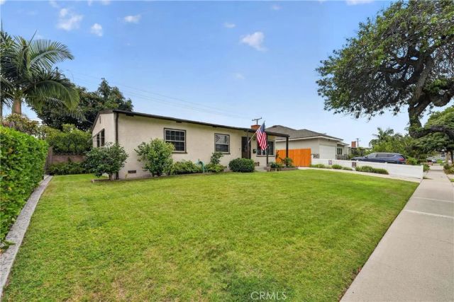 1700 W Ash, Fullerton, CA 92833