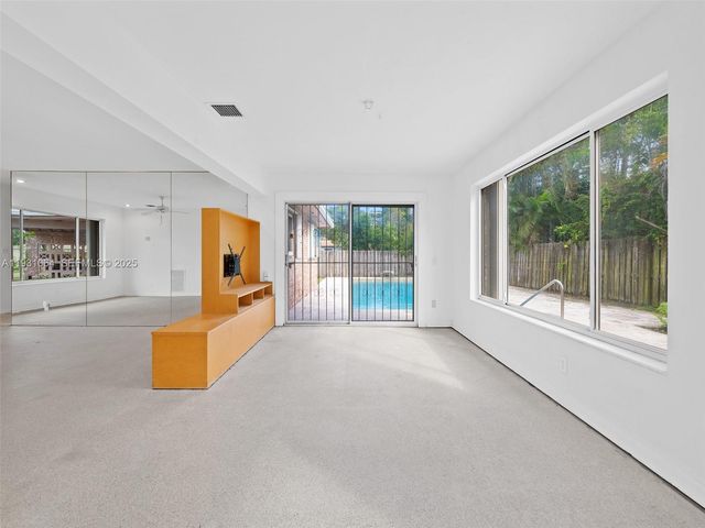 5334 Balsam Ter, Plantation, FL 33317