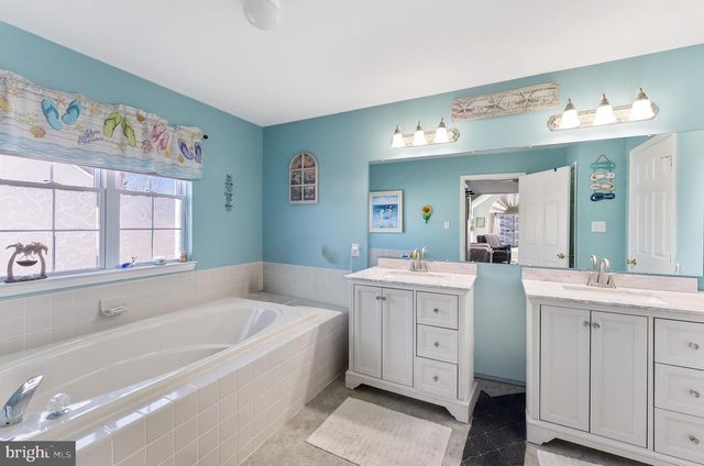 58 IRVING CT, Mays Landing, NJ 08330