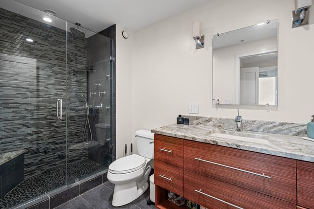807 DAVIS Street 1608, Evanston, IL 60201