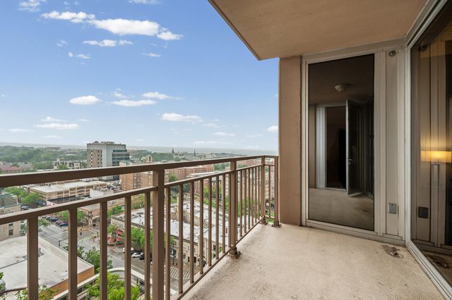 807 DAVIS Street 1608, Evanston, IL 60201