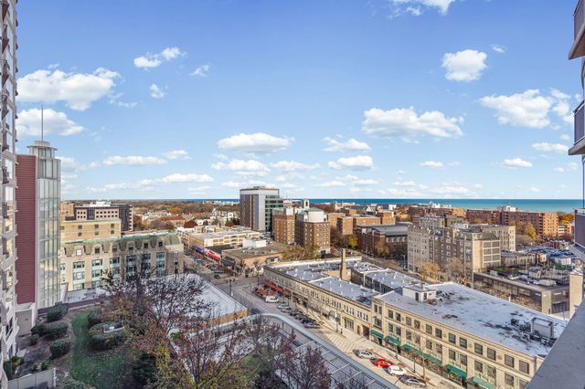 807 DAVIS Street 1608, Evanston, IL 60201