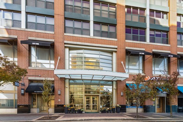 807 DAVIS Street 1608, Evanston, IL 60201