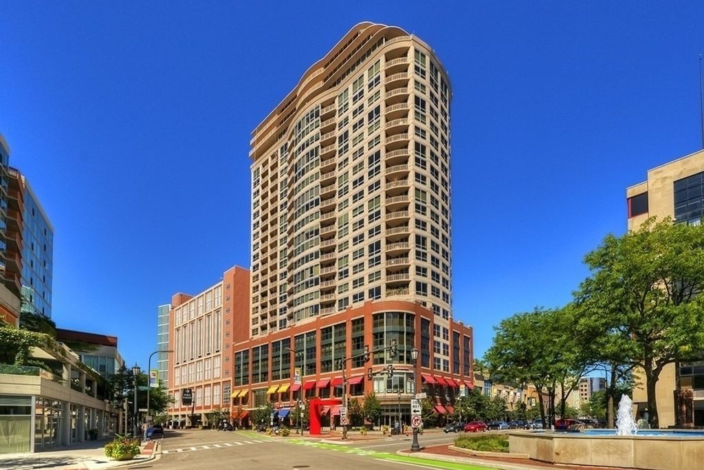 807 DAVIS Street 1608, Evanston, IL 60201