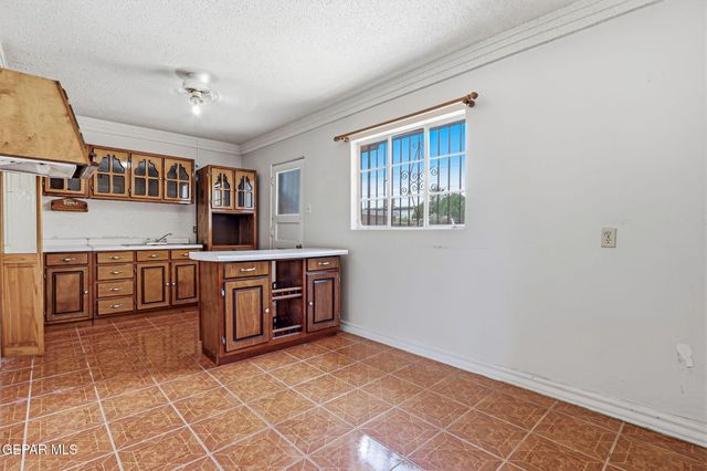 7833 MUSTANG Avenue, El Paso, TX 79915