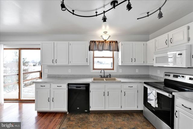 164 LINDA TER, Ephrata, PA 17522