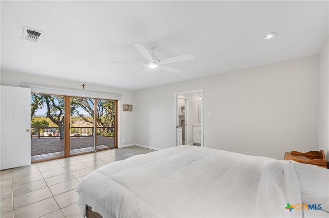 318 Remington Drive, Bergheim, TX 78004