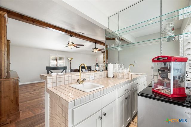 318 Remington Drive, Bergheim, TX 78004