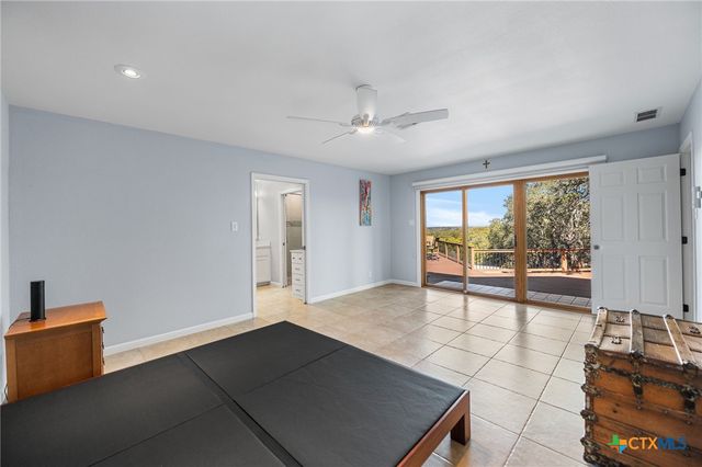 318 Remington Drive, Bergheim, TX 78004