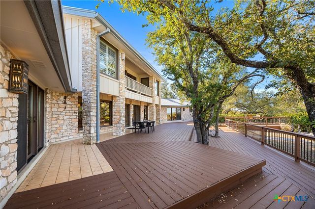 318 Remington Drive, Bergheim, TX 78004