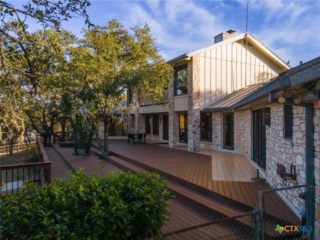 318 Remington Drive, Bergheim, TX 78004