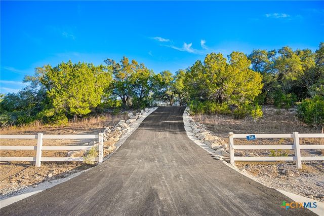 318 Remington Drive, Bergheim, TX 78004