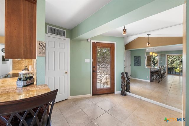 318 Remington Drive, Bergheim, TX 78004