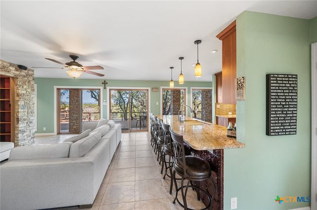 318 Remington Drive, Bergheim, TX 78004