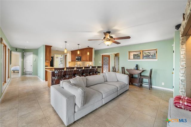 318 Remington Drive, Bergheim, TX 78004