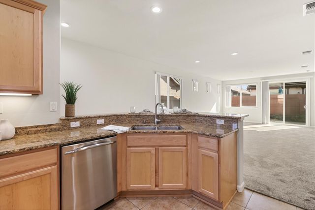 7820 Barnsley Way, Elk Grove, CA 95757