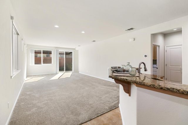 7820 Barnsley Way, Elk Grove, CA 95757