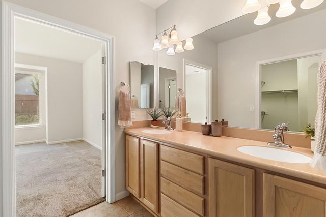 7820 Barnsley Way, Elk Grove, CA 95757