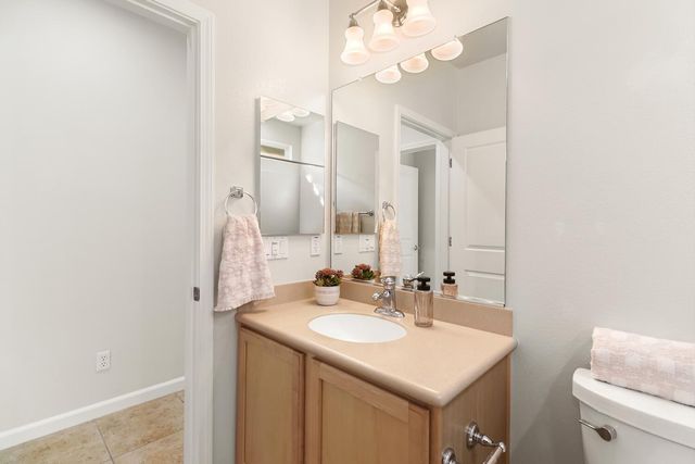 7820 Barnsley Way, Elk Grove, CA 95757