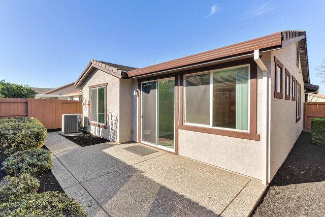 7820 Barnsley Way, Elk Grove, CA 95757