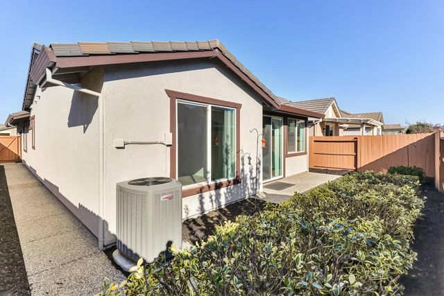 7820 Barnsley Way, Elk Grove, CA 95757
