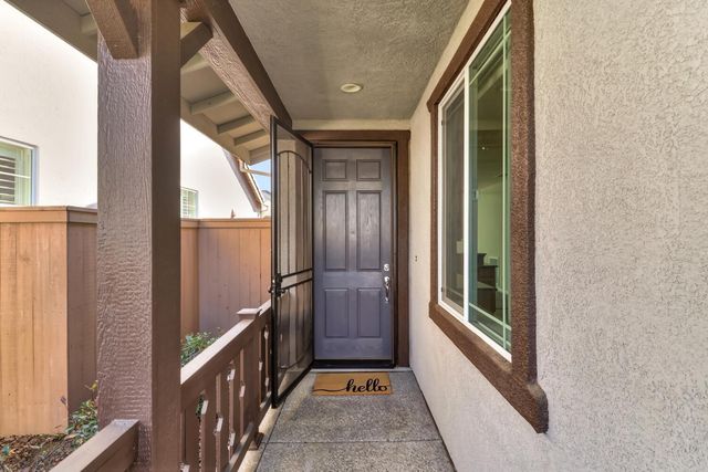 7820 Barnsley Way, Elk Grove, CA 95757