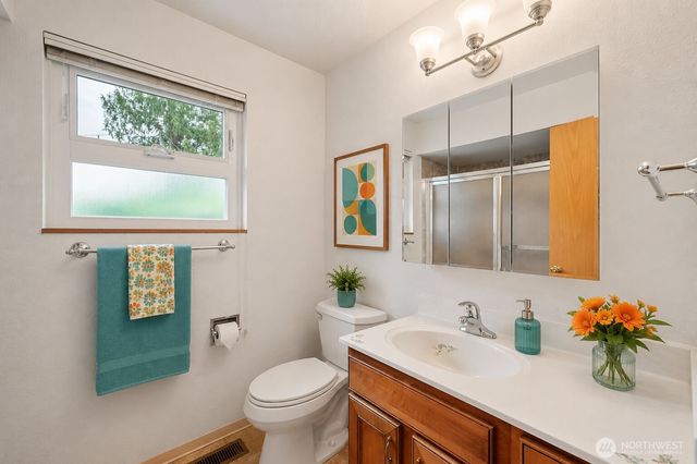 15821 14th Avenue SW, Burien, WA 98166