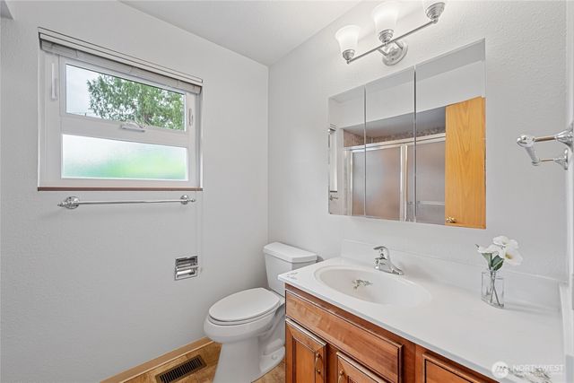 15821 14th Avenue SW, Burien, WA 98166