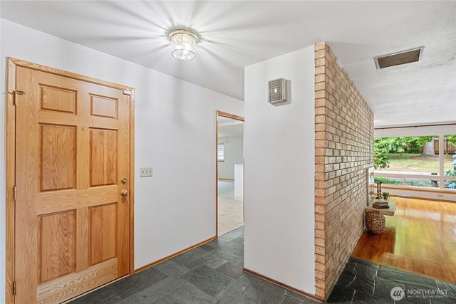 15821 14th Avenue SW, Burien, WA 98166