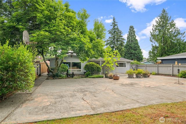 15821 14th Avenue SW, Burien, WA 98166
