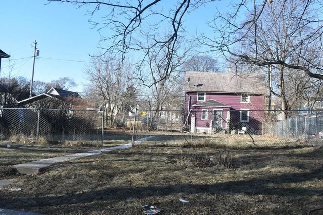 3217 N 12th STREET, Milwaukee, WI 53206