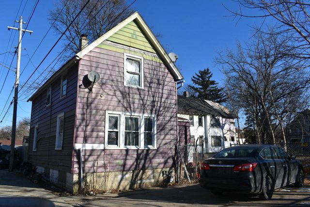 3217 N 12th STREET, Milwaukee, WI 53206
