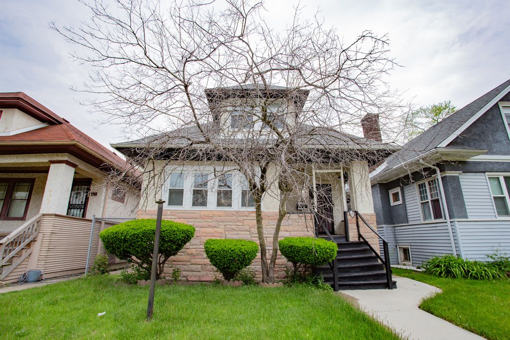 1318 N Menard Avenue, Chicago, IL 60651