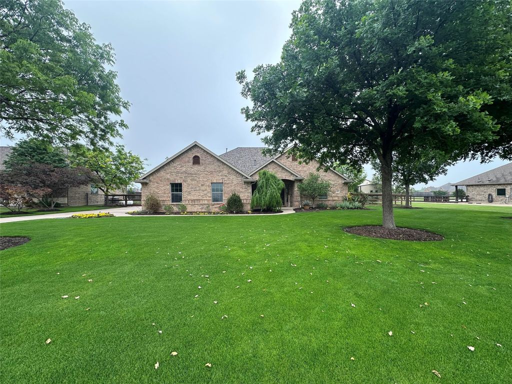 5541 Virginia Drive, Justin, TX 76247