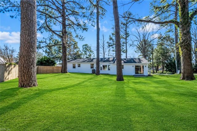 2300 Plantation DR, Virginia Beach, VA 23454