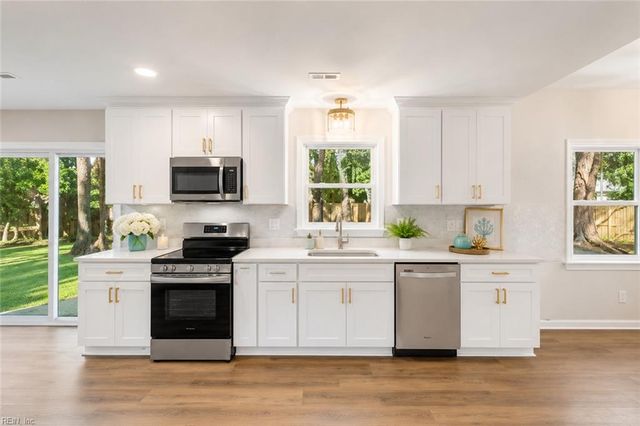 2300 Plantation DR, Virginia Beach, VA 23454