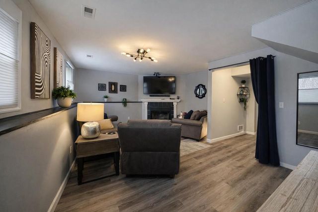 9272 11th AVENUE, Pleasant Prairie, WI 53158