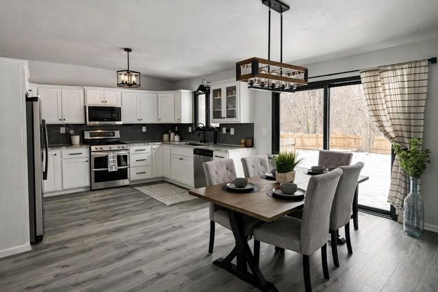 9272 11th AVENUE, Pleasant Prairie, WI 53158