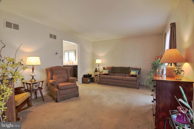 169 HENRY RD, Barto, PA 19504