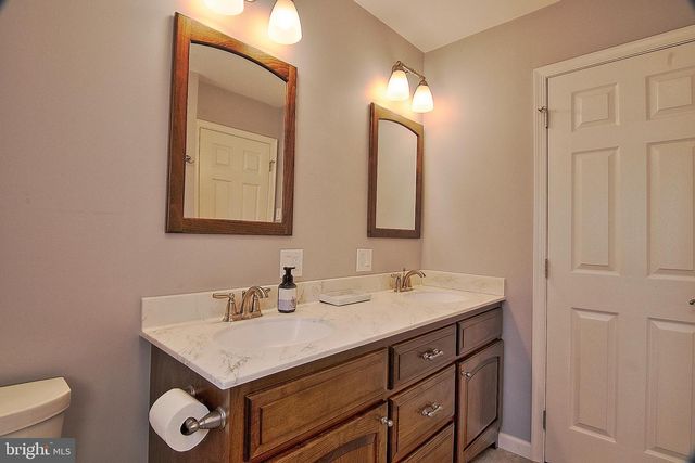 169 HENRY RD, Barto, PA 19504