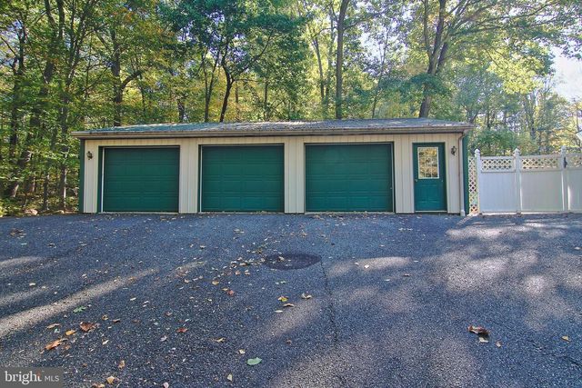 169 HENRY RD, Barto, PA 19504