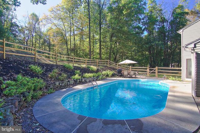 169 HENRY RD, Barto, PA 19504