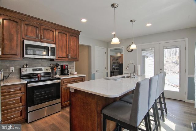 169 HENRY RD, Barto, PA 19504