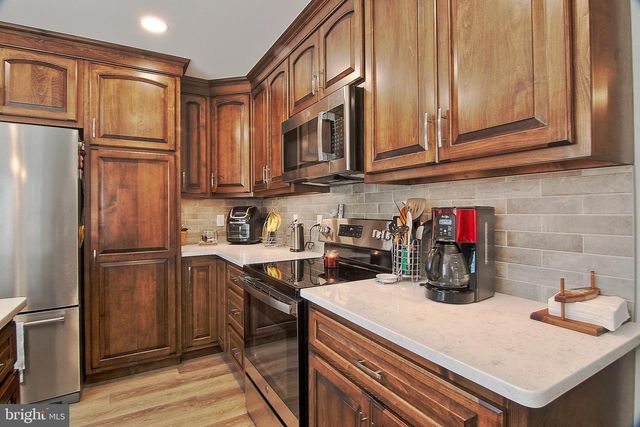 169 HENRY RD, Barto, PA 19504