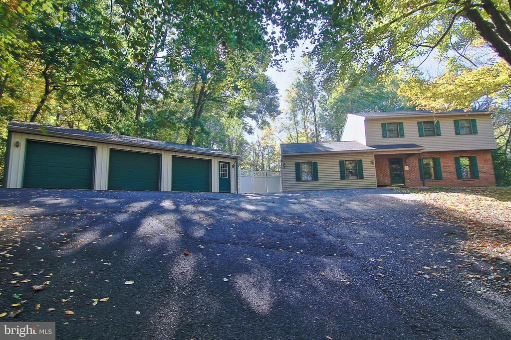 169 HENRY RD, Barto, PA 19504